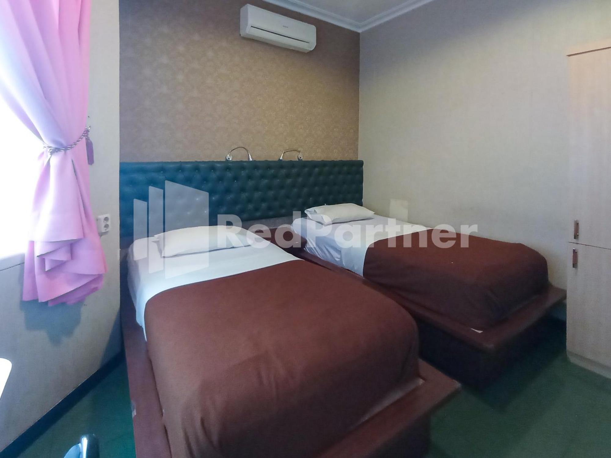 Nillo Hotel Kebumen Mitra Reddoorz المظهر الخارجي الصورة