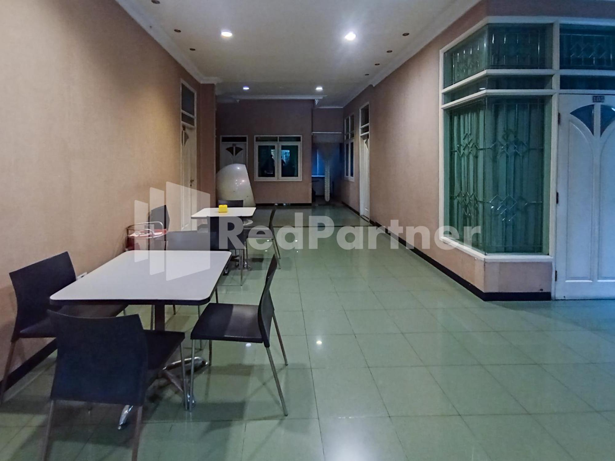 Nillo Hotel Kebumen Mitra Reddoorz المظهر الخارجي الصورة